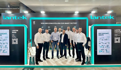 Christoph Lenhard (4. v. l.) und das Lantek-Team stellen auf der EuroBLECH das Software-Update vor.