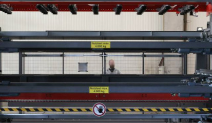Die Automation hilft Haslach dabei, die Produktionsleistung der Faserlaser zu erhöhen.