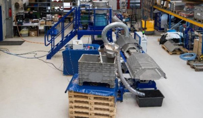 Die neue Abrasive Recycling Unit ARU von ConSus ANT zur ressourcenschonenden, energieeffizienten Wiederaufbereitung des Abrasivmittels.