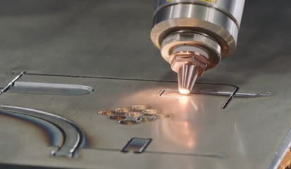 Die speziell für den Laserprozess entwickelte Faseneinheit Bevel-U ermöglicht Fasen im Werkstück zwischen -50° und +50°.
