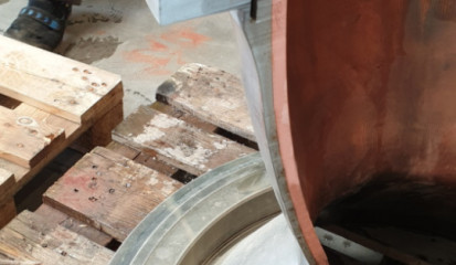 Brennkammer der Ariane 5 Rakete, ein Schnittstück in Kooperation mit dem Steinbeis-Beratungszentrum „Hochdruck-Wasserstrahltechnik BzHWT“ D-86497 Horgau