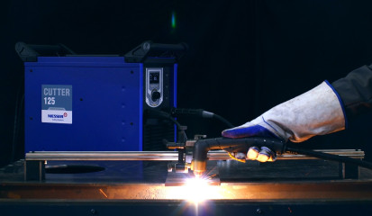 Der Plasma Cutter 125 bietet die optimale Lösung für Hand- und Maschinenschnitte von Blechen aus Stahl, Edelstahl, Aluminium, Kupfer und mehr bis zu einer Materialstärke von 57 mm. Foto: Messer Cutting Systems