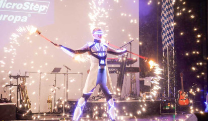 Gefeiert wurde auch: Mit Musik, Akrobatik und Kulinarik wurde der Neubau zelebriert und die Technologie-Tage 2024 gebührend beendet